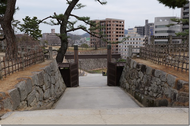 冠木門