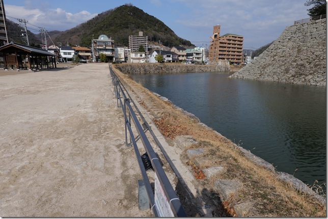 西国街道と石列跡