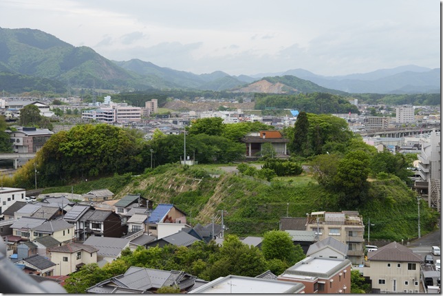 天守より伯耆丸のぞむ