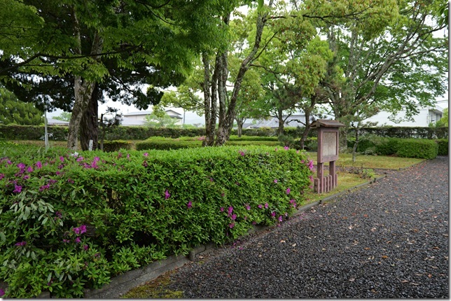 東馬出