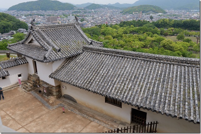 ロの渡櫓（本丸）から見たイの渡櫓・ロの渡櫓