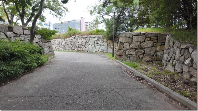 東不明門跡