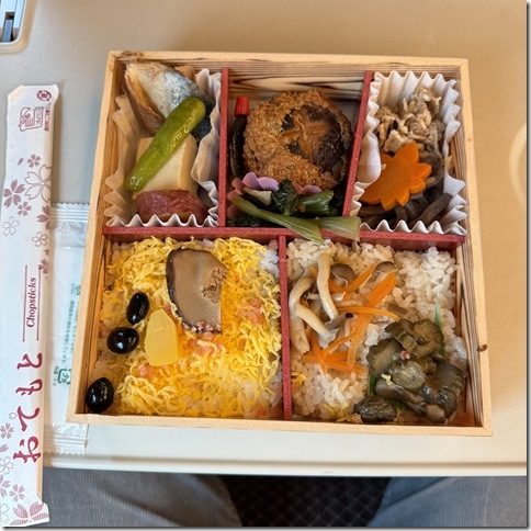 紅葉の姫路城弁当