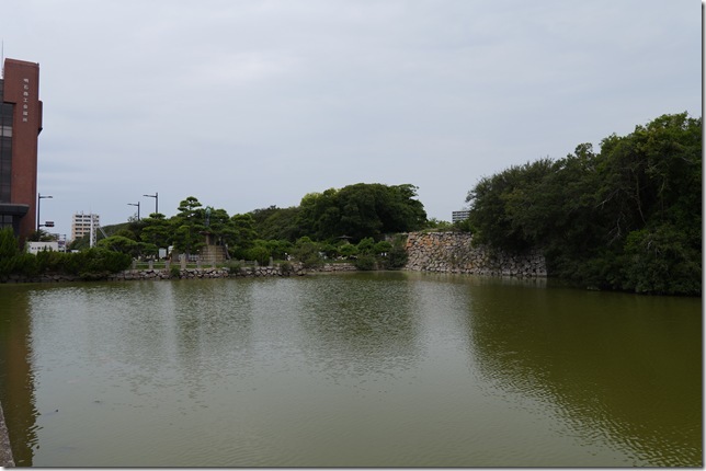 中堀と太鼓門跡