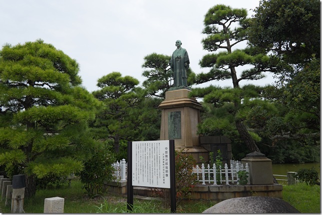 中部幾次郎翁銅像