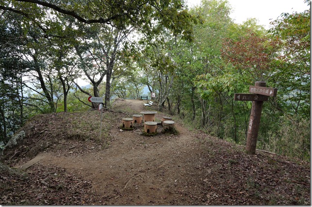 浅利登山口への分岐