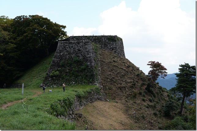 人質櫓台高石垣