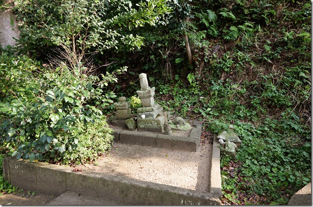 尼子興久の墓