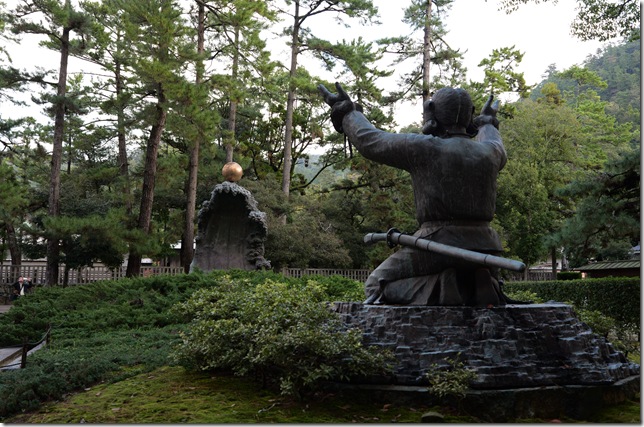 ムスビの御神像