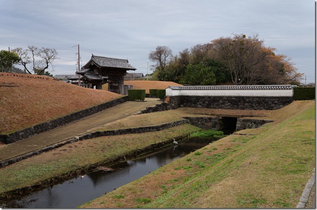 北の総門・土塁・船着場・土塀付き土橋