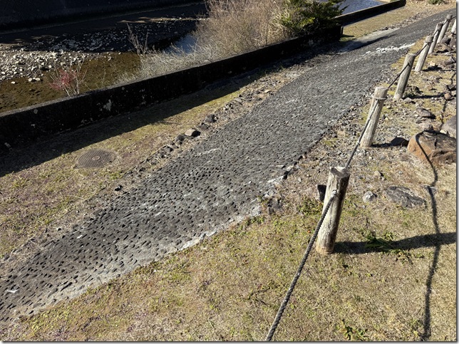 石積みのレプリカ