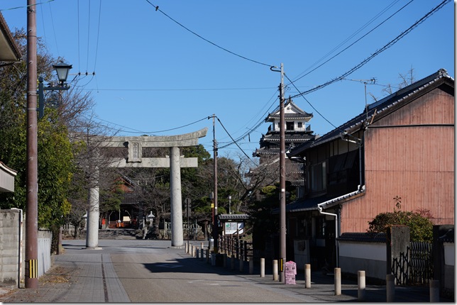 三ノ丸から天守のぞむ