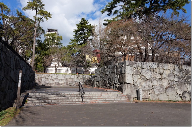 槻門（けやきもん）跡