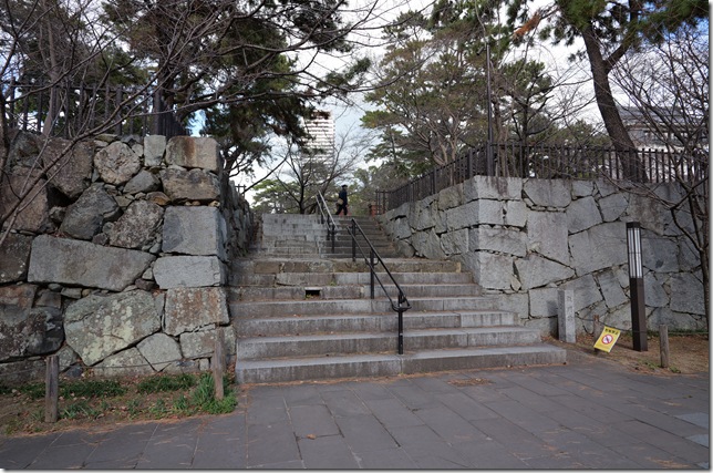 鉄門（くろがねもん）跡