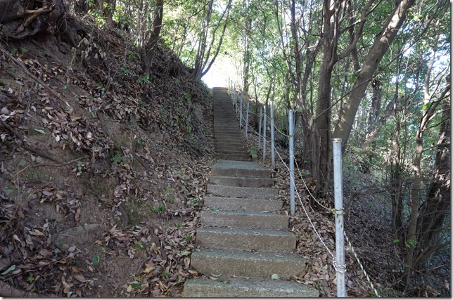 弁天社へ続く階段