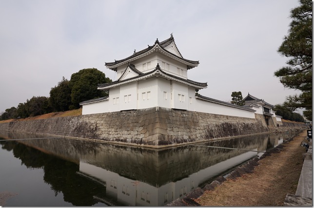 南東隅櫓と外堀