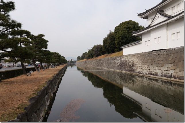 南東隅櫓と外堀