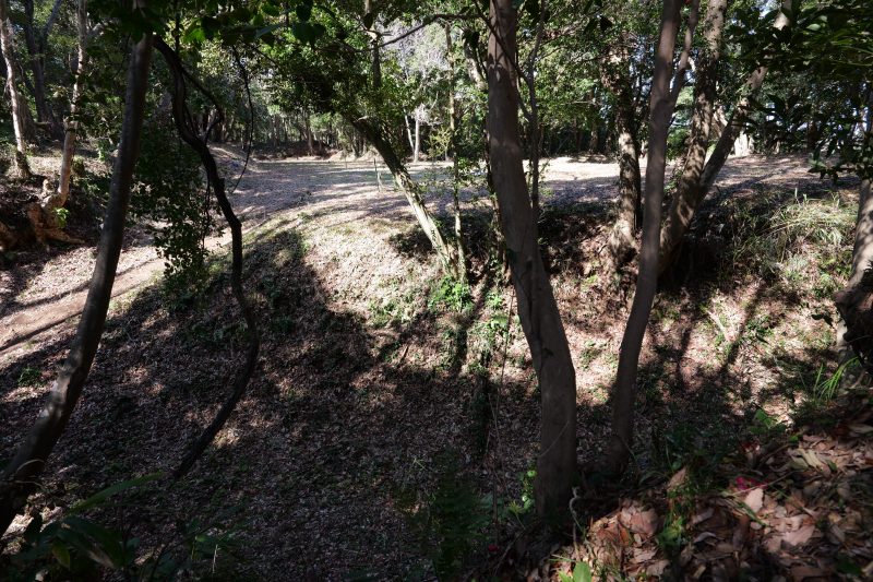 馬出曲輪からの東二の曲輪