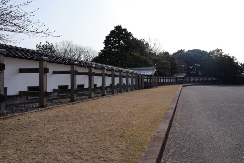 三の丸北園地の塀