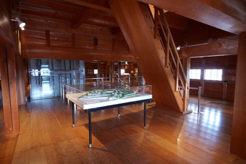 橋爪門続櫓（二階）