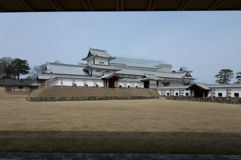 鶴の丸休憩館から