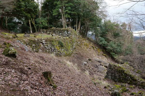 二の丸西虎口と櫓台跡