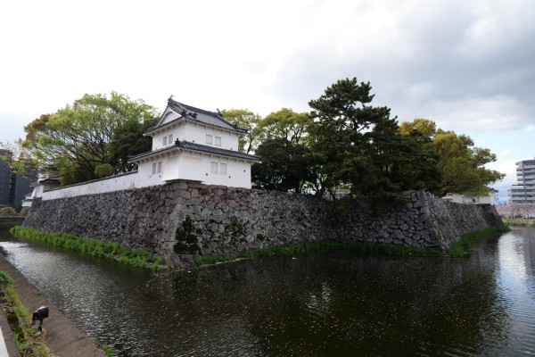 東之丸三階櫓跡と平櫓