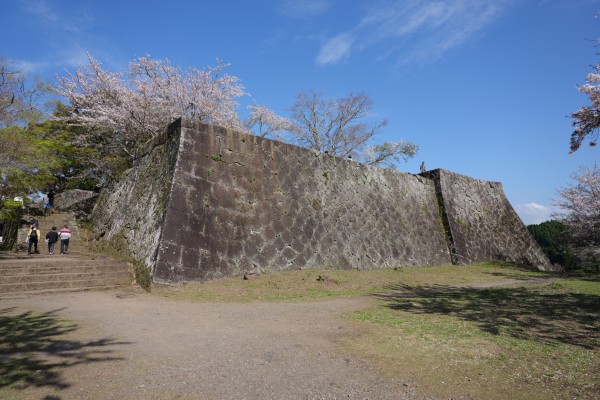 本丸石垣・御三階櫓石垣