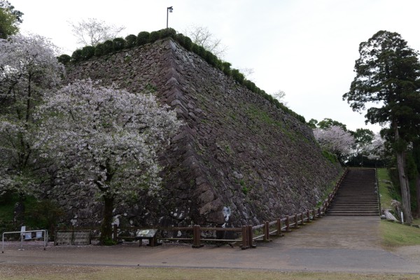 千人殺しの石垣