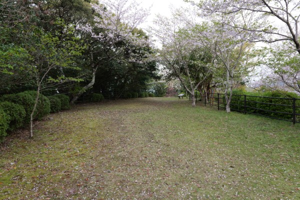 本丸西側の曲輪