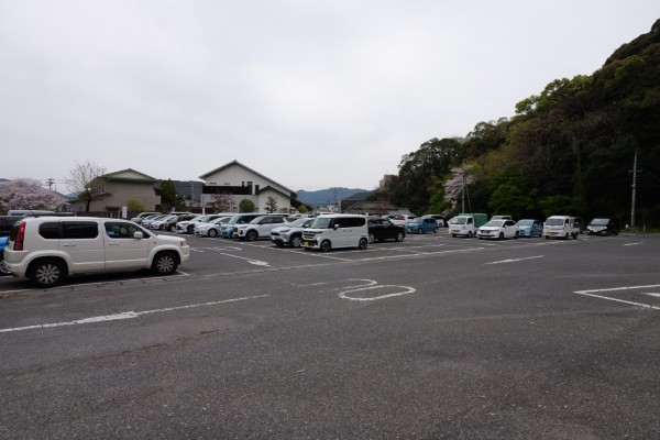 佐伯市歴史資料館駐車場