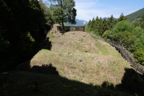 二重堀切と三の曲輪