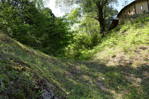 堀切（本曲輪-二の曲輪）