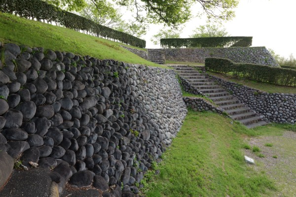 本丸南斜面高石垣