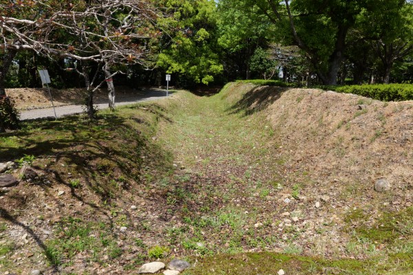 空堀（三の曲輪-二の曲輪）