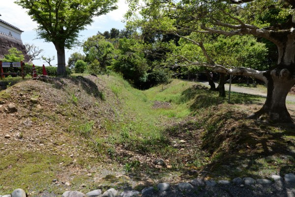 空堀（三の曲輪-二の曲輪）