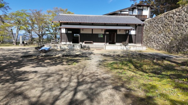 二の丸休憩所(風呂屋跡)