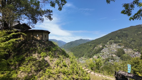 二の曲輪からの本曲輪