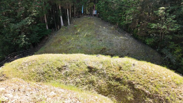 三の曲輪からの二重堀切
