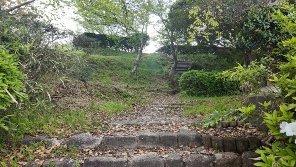 西の丸西斜面の石段