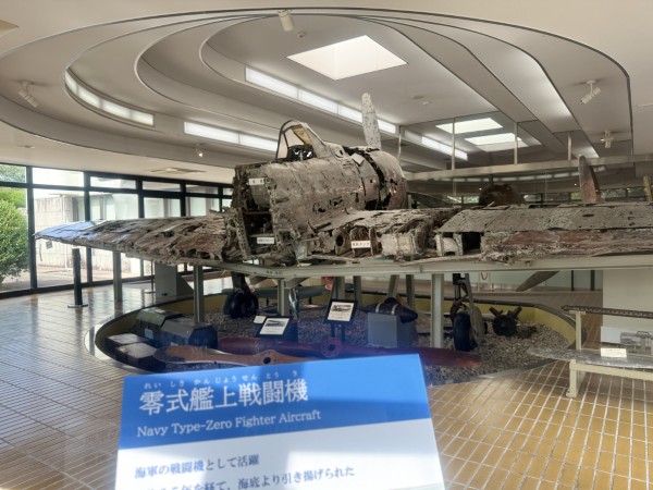 海底から引き揚げられた零戦