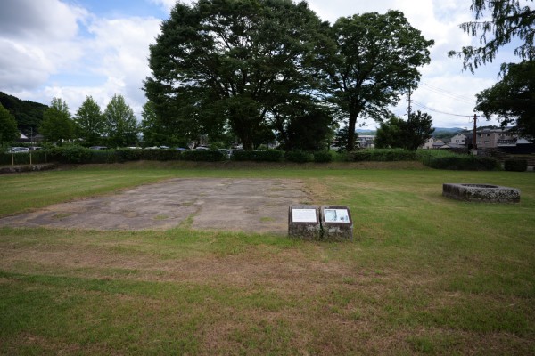 下台所跡・犬堂市衛門屋敷跡と方形井戸