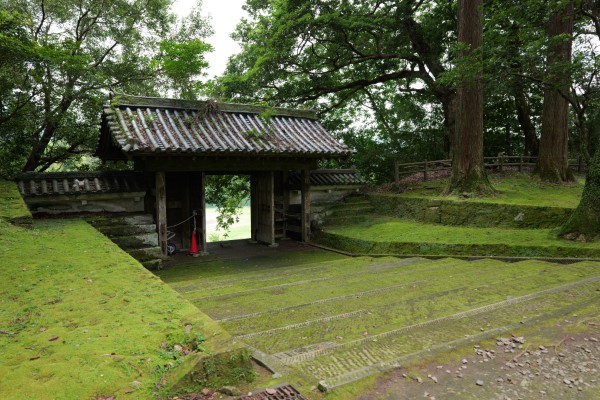 旧本丸裏門