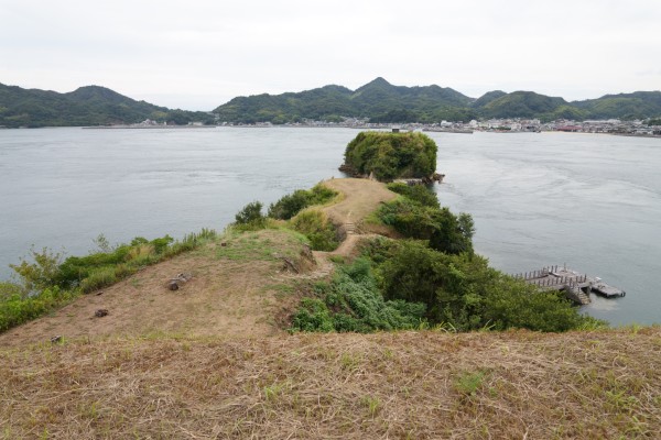 本丸からの鯛崎出丸方向