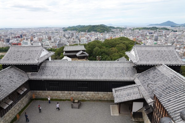 天守より西方向のぞむ