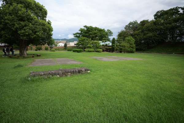 礎石建物跡