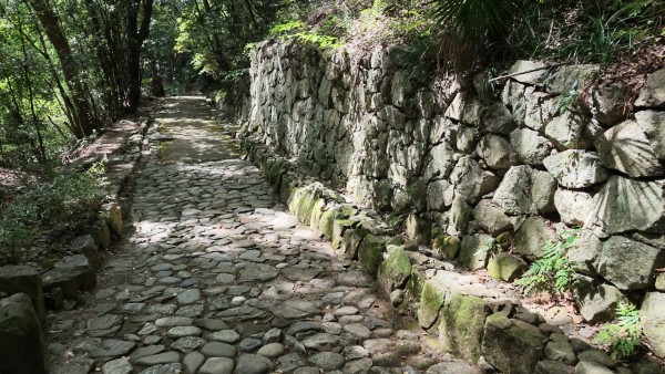 中門跡