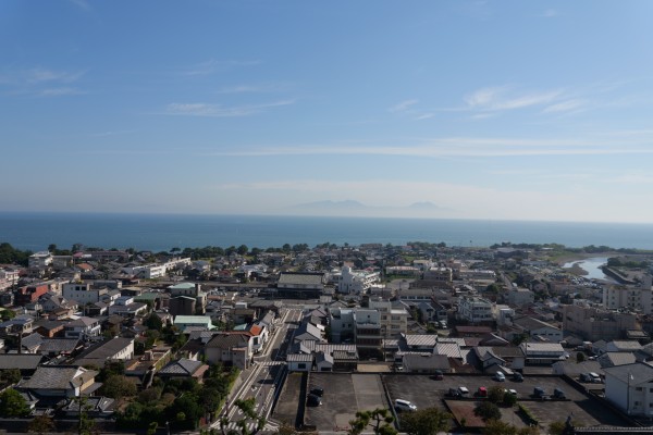 島原の街並みと有明海